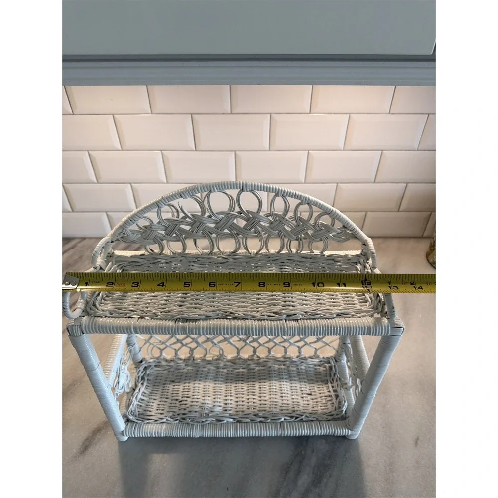 VINTAGE WHITE WICKER SHELF WALL HANGING OR TABLETOP 2 TIER BATH BOHO ES009